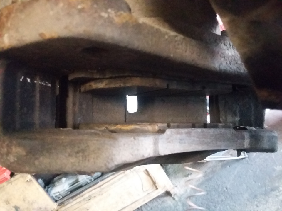 Расточка дисков и новые колодки — Mitsubishi Galant (8G), 2,4 л., 2003 ...