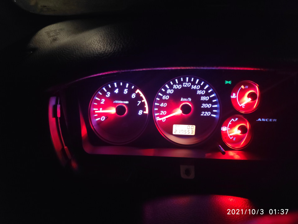 Пересвет приборки светодиодной лентой))) — Mitsubishi Lancer IX, 1,6 л ...