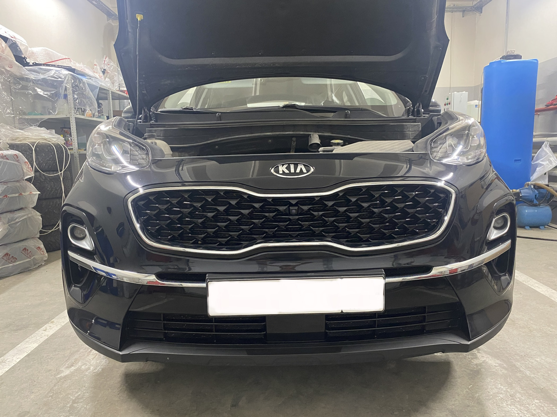 36. Штатные накладки на бампера — KIA Sportage (4G), 2 л, 2019 года ...