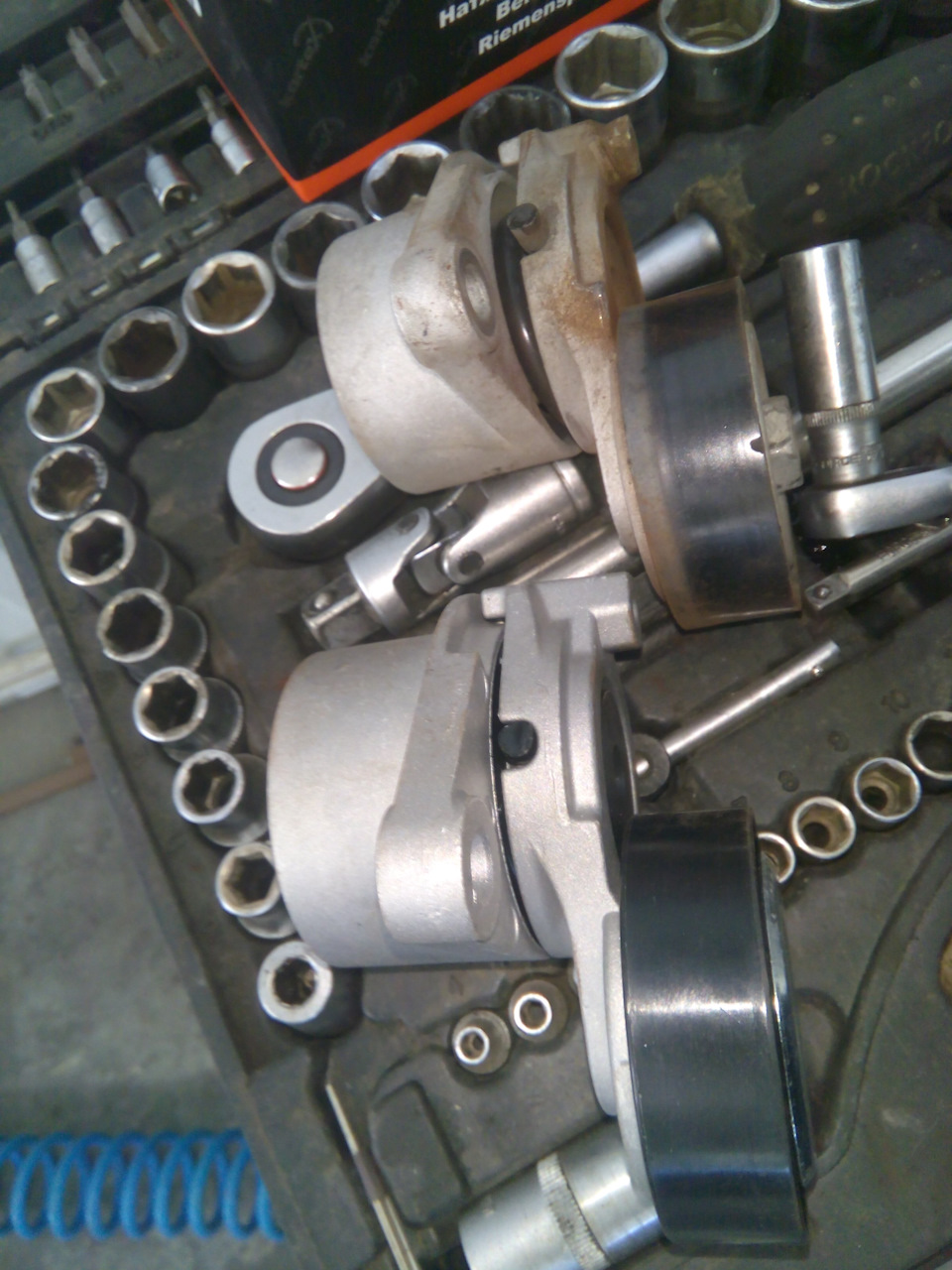 Перекосило с риском слёта ремня. — Hyundai i40