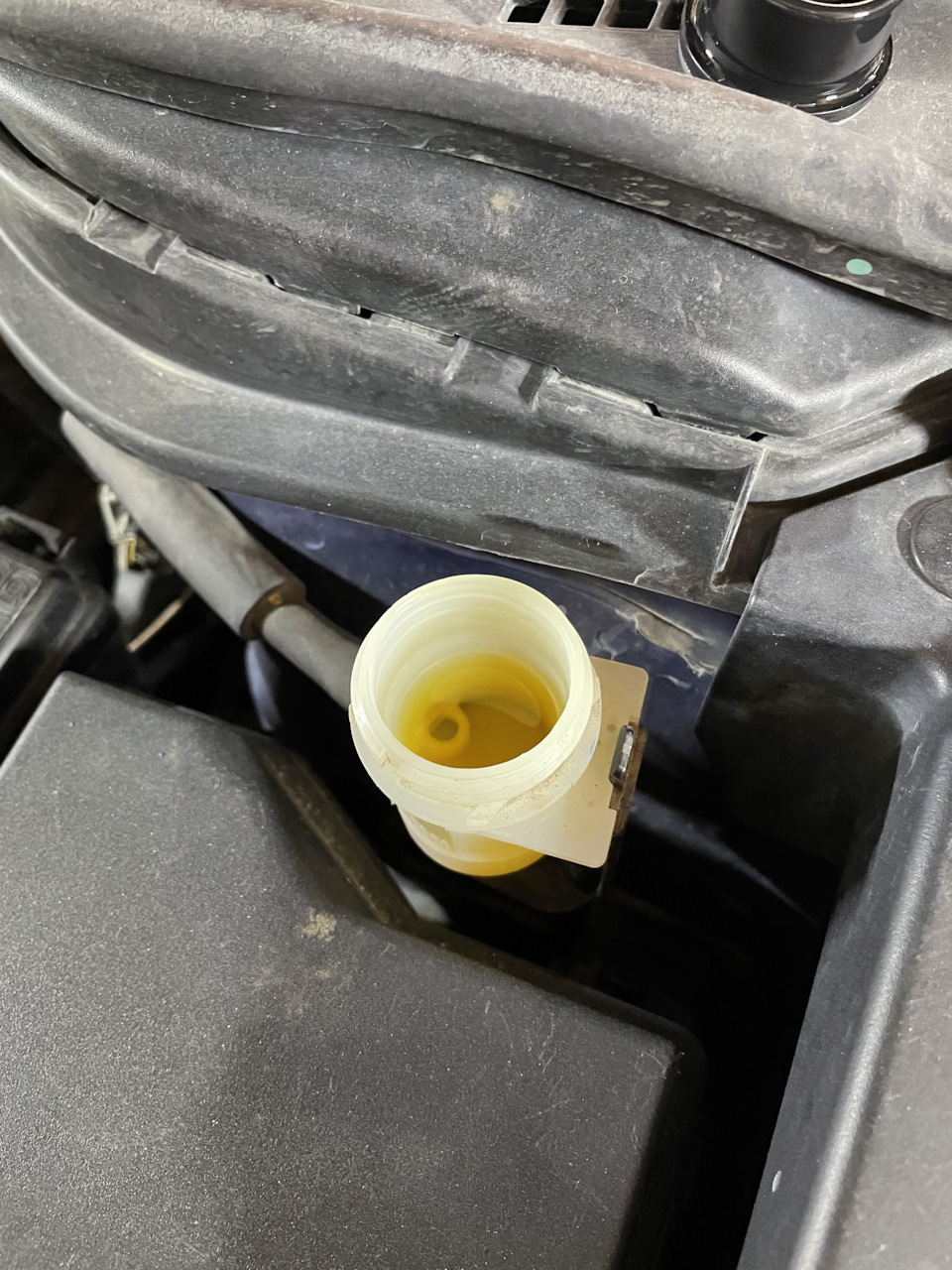 Honda CRV-3 Замена тормозной жидкости в тормозной системе и сцеплении ...