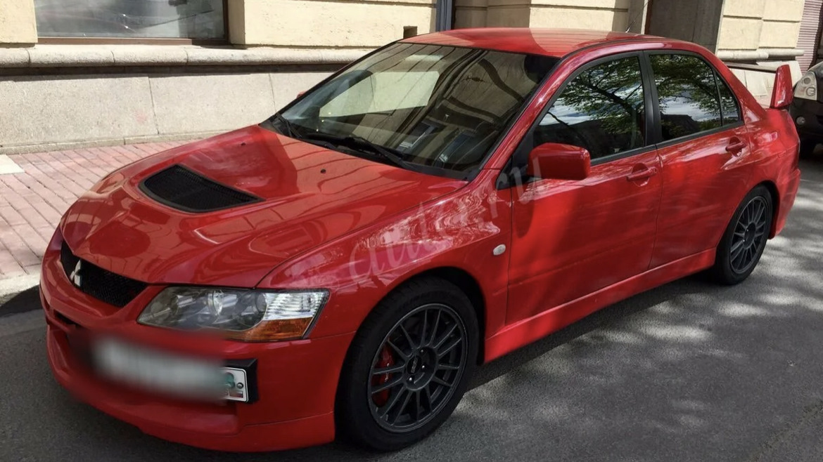 Mitsubishi Lancer EVO Red