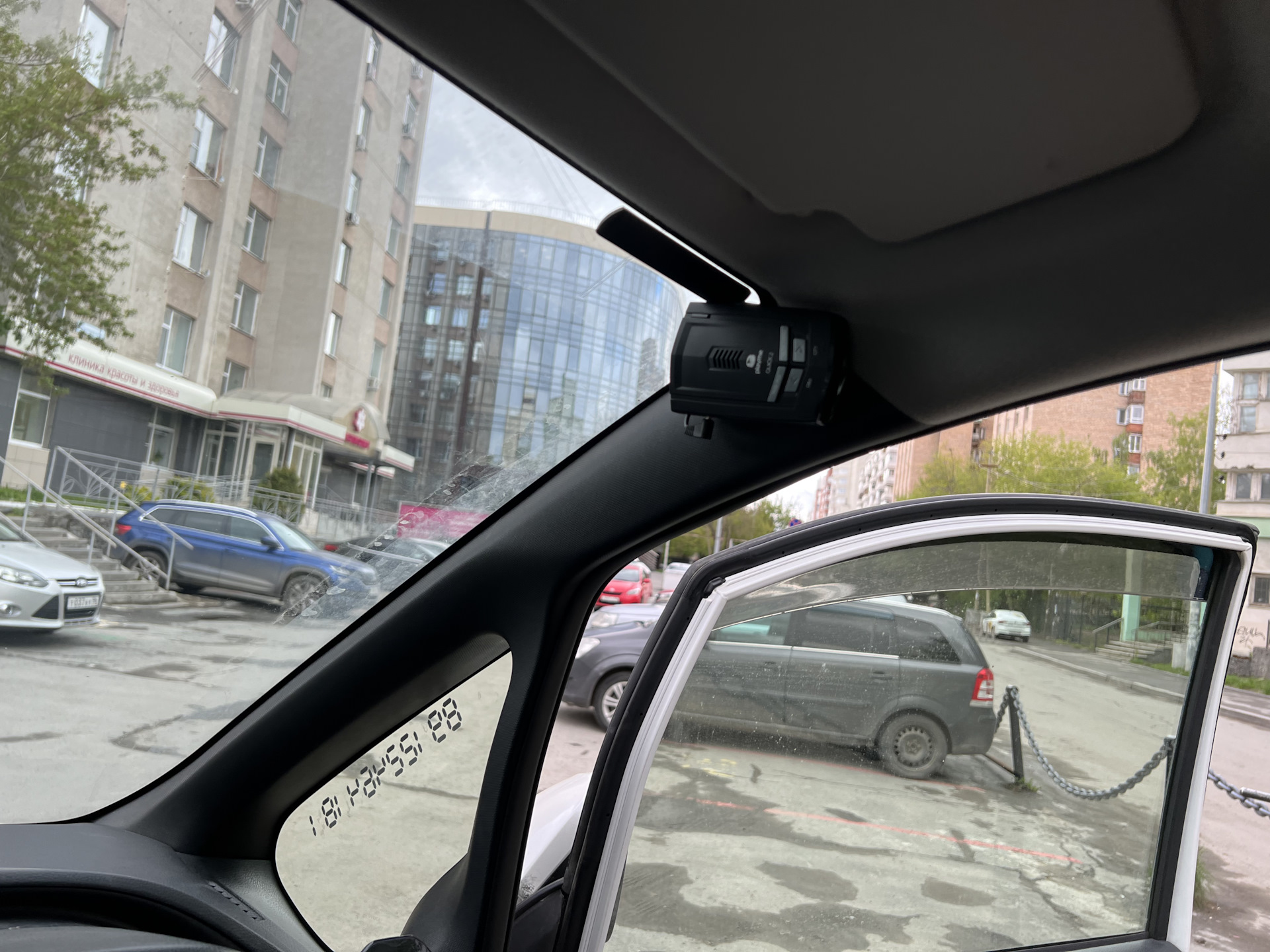 Магнитное крепление радар детектора — Toyota Voxy (3G), 2 л, 2015 года ...