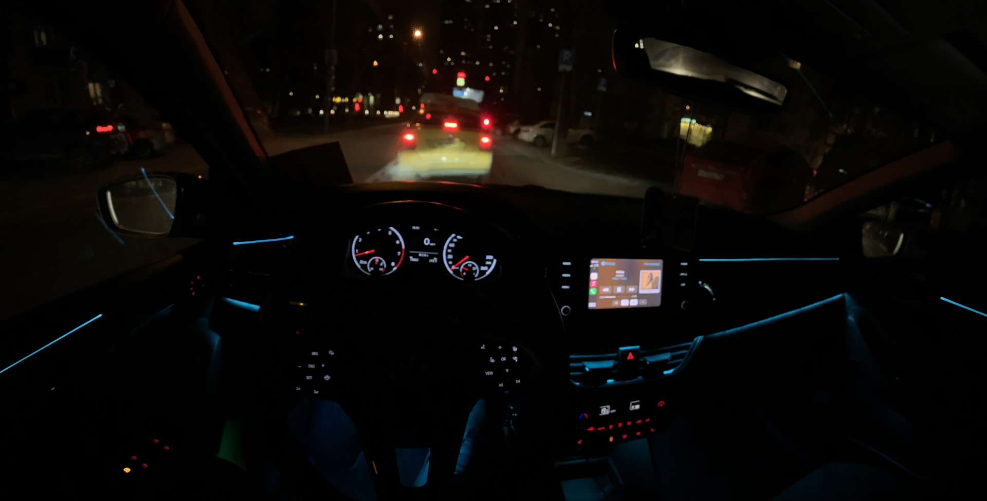 Ambilight в поло седан. Контурная подсветка в поло седан. Polo liftback 2020 салон. Контурная подсветка салона фольксваген поло лифтбек. Подсветка салона фольксваген поло лифтбек.