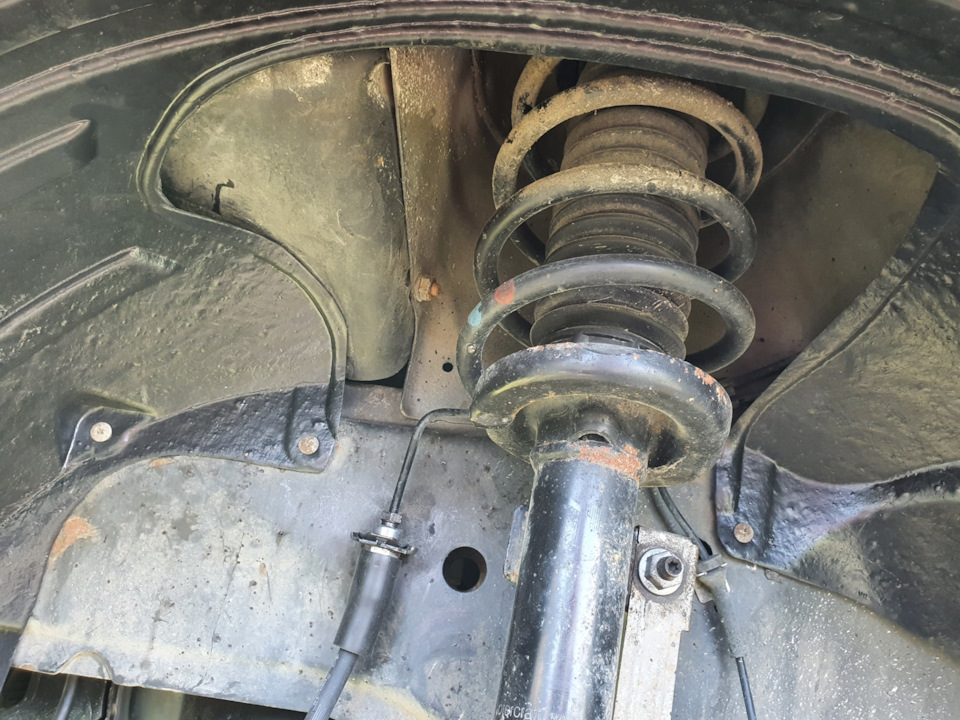 [21] Передние подкрылки — Ford Fiesta ST (Mk V), 2 л, 2008 года ...