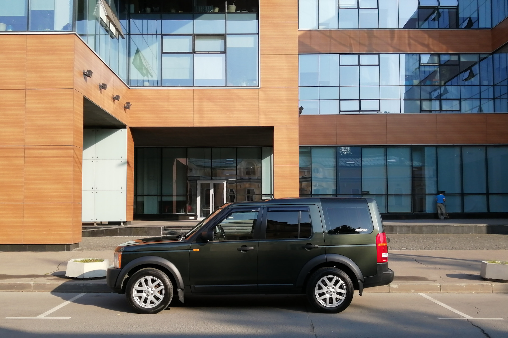 Дискавери 2008 года. Land Rover Discovery 2008. Land Rover Discovery 2.7 at, 2008. Land Rover Discovery 3 зеленый. Discovery 3 зеленый.