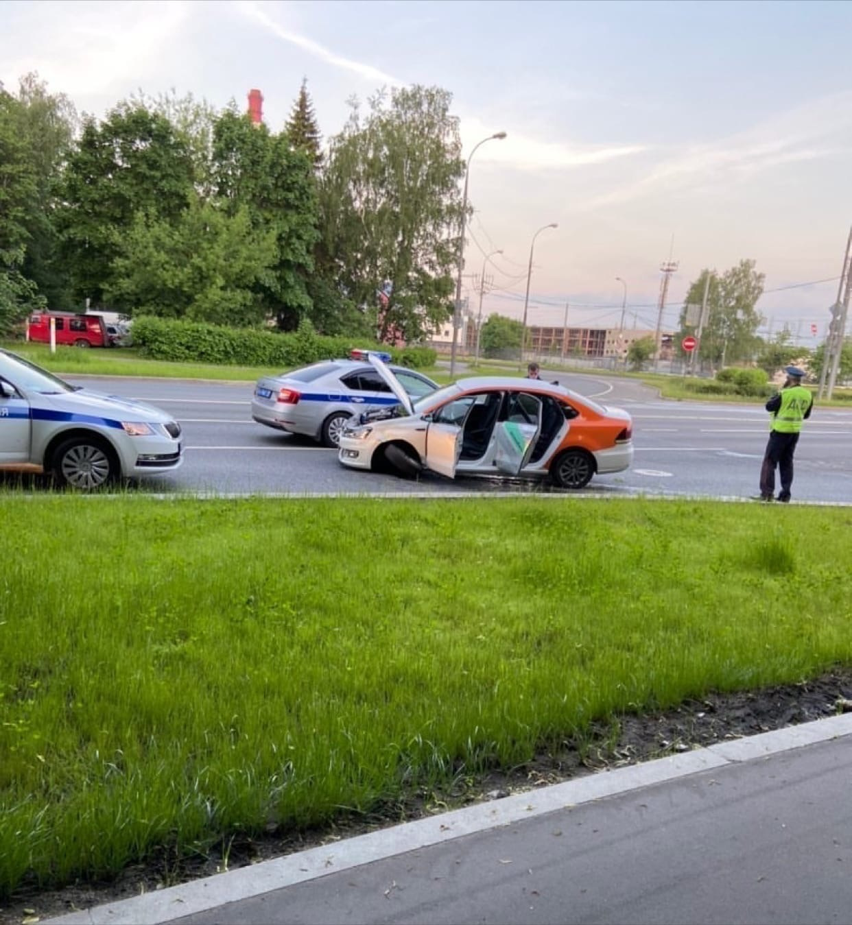 Попал в дтп на каршеринге делимобиль