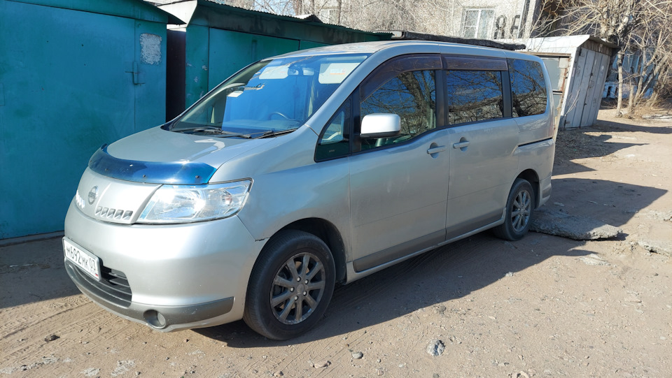 Nissan Serena 2