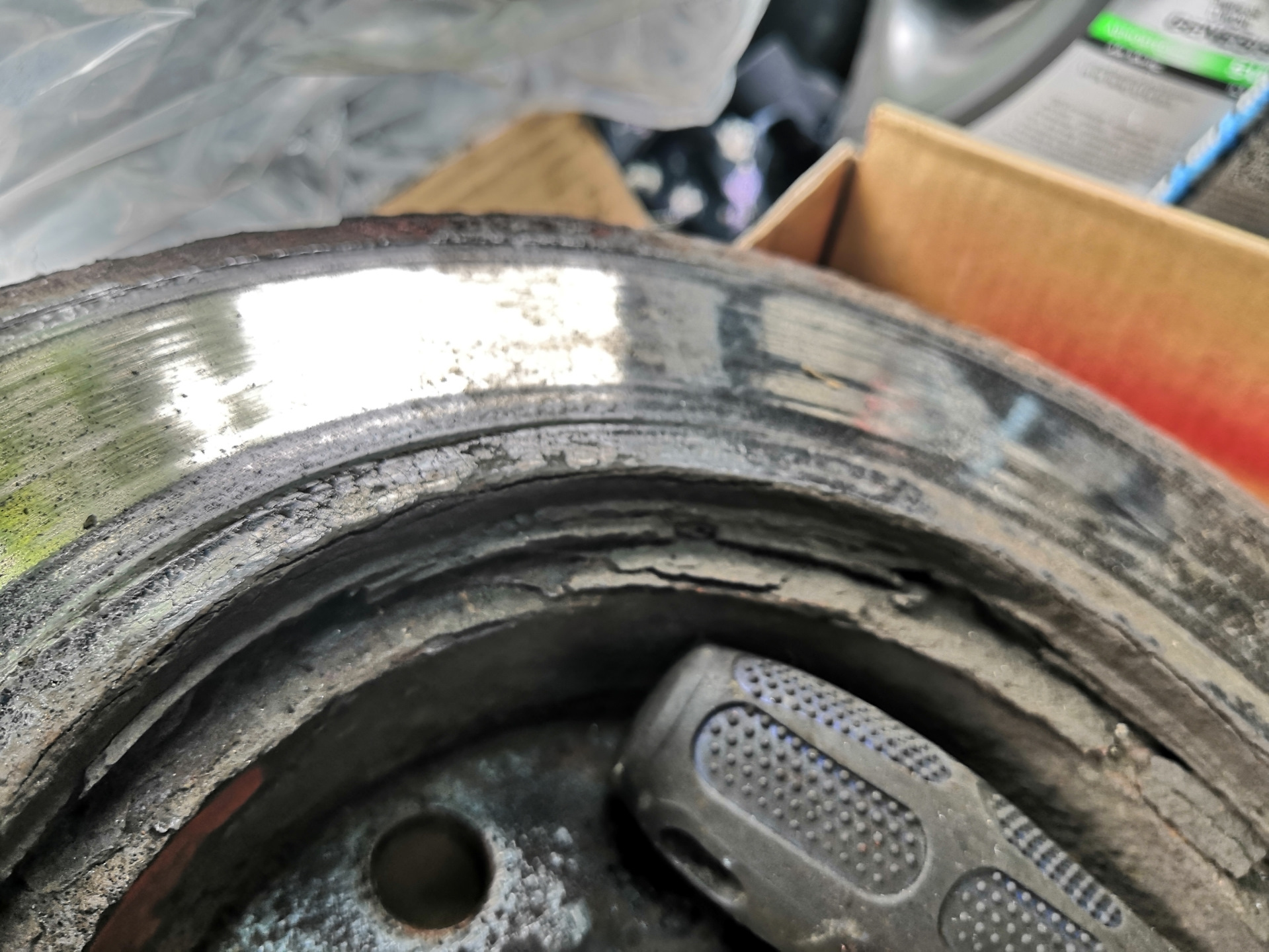 Стук в барабане при торможении — Mazda Familia (BJ), 1,5 л, 1998 года ...