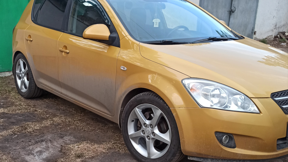 KIA Ceed Золотой CRUISE 6МТ