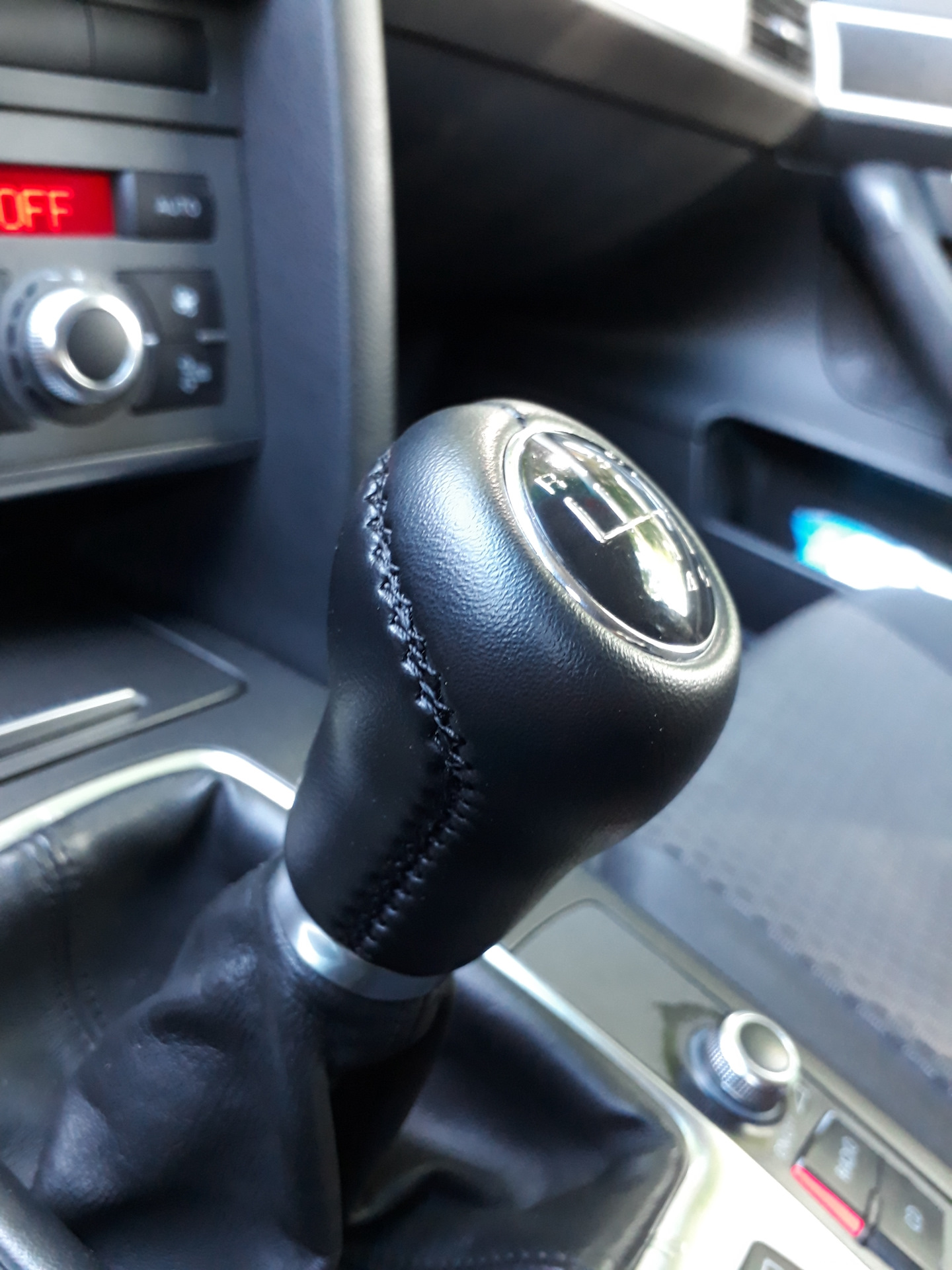 Как снять ручку кпп ауди а6 с6 Ручка кпп - Audi A6 (C6), 2 л, 2006 года тюнинг DRIVE2