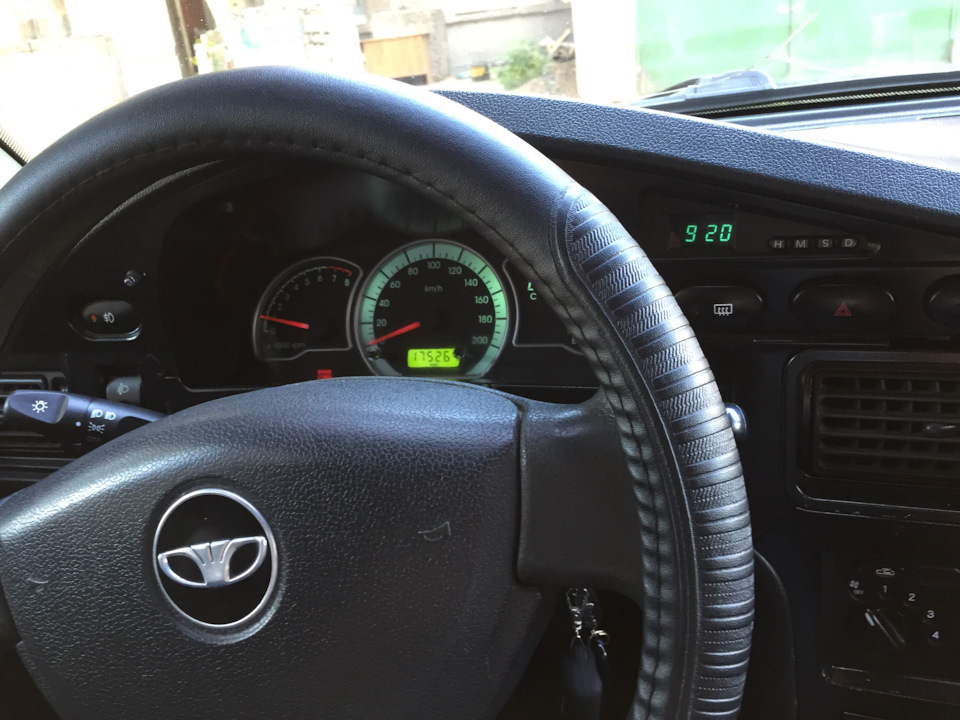 Часы и кнопка передних туманок — Daewoo Nexia (N150), 1,5 л, 2012 года ...