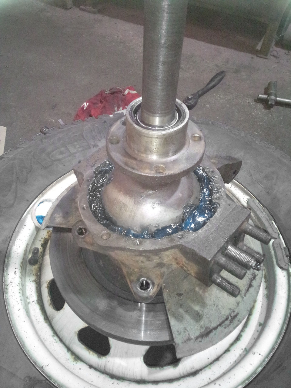 Замена подшипников уаз передний мост. Замена подшипников уаз передний мост. Подшипник заднего хвостовика 469 уаз. Хвостовик переднего моста уаз 469. Подшипник хвостовика заднего моста уаз 469.