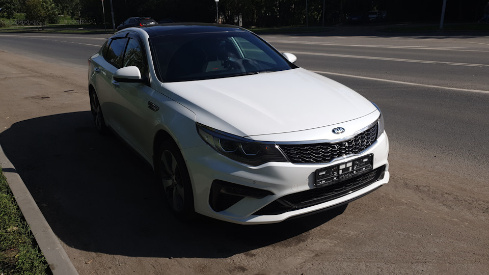 KIA Optima White Turbo