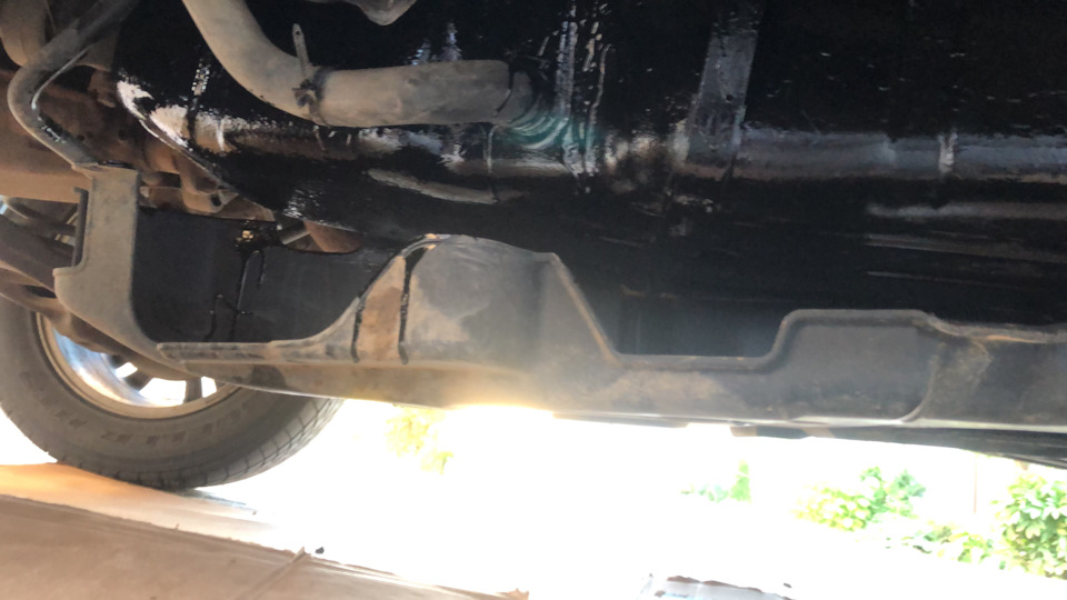 Гниёт ли Туарег первого поколения? — Volkswagen Touareg (1G), 3 л, 2008 ...