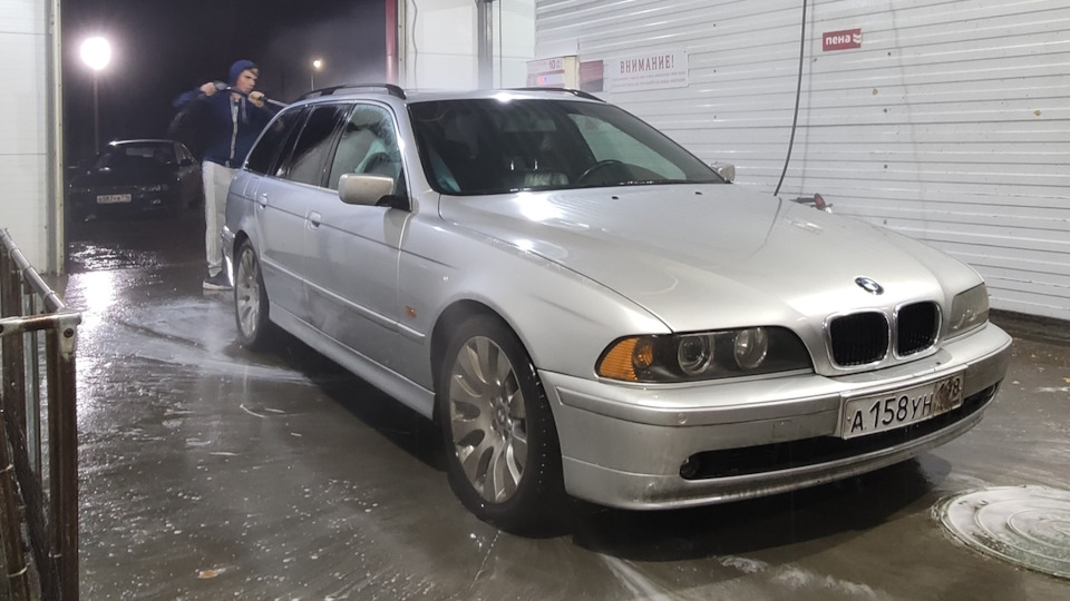 BMW 5 series Touring Silver