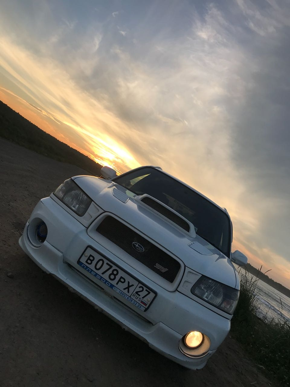 Subaru на закате