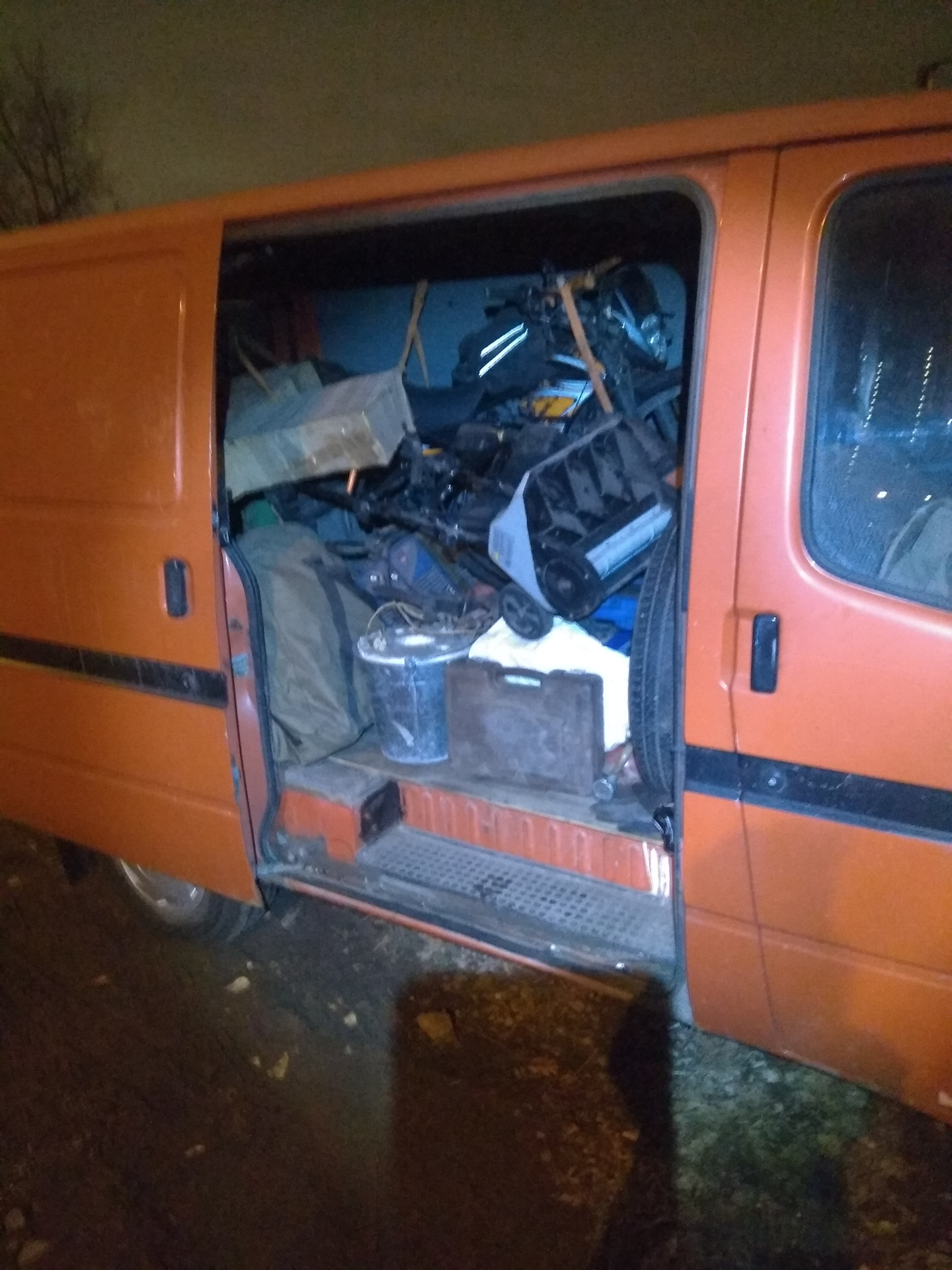 ford-transit-4g-2-1988