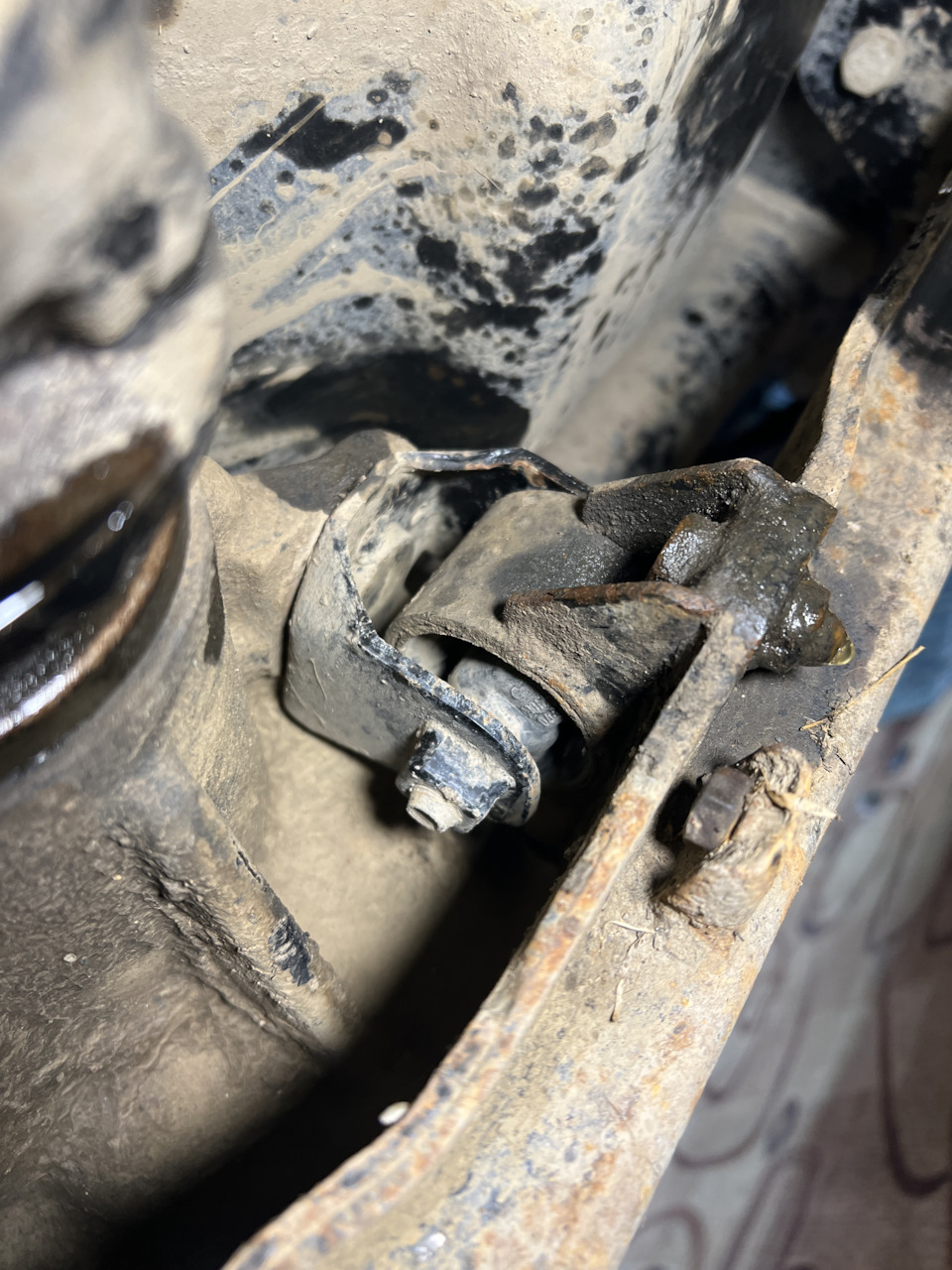 Стуки в передней подвеске TERRACAN — Hyundai Terracan, 2,9 л, 2004 года ...