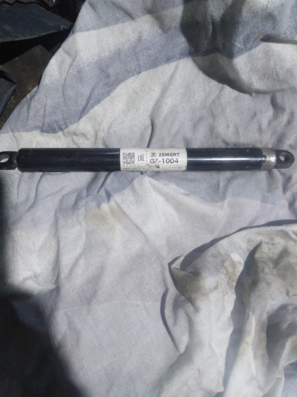 Замена ГАЗОНАПОЛНЕННого АМОРТИЗАТОРа — BMW 5 series (E34), 2 л, 1993 ...