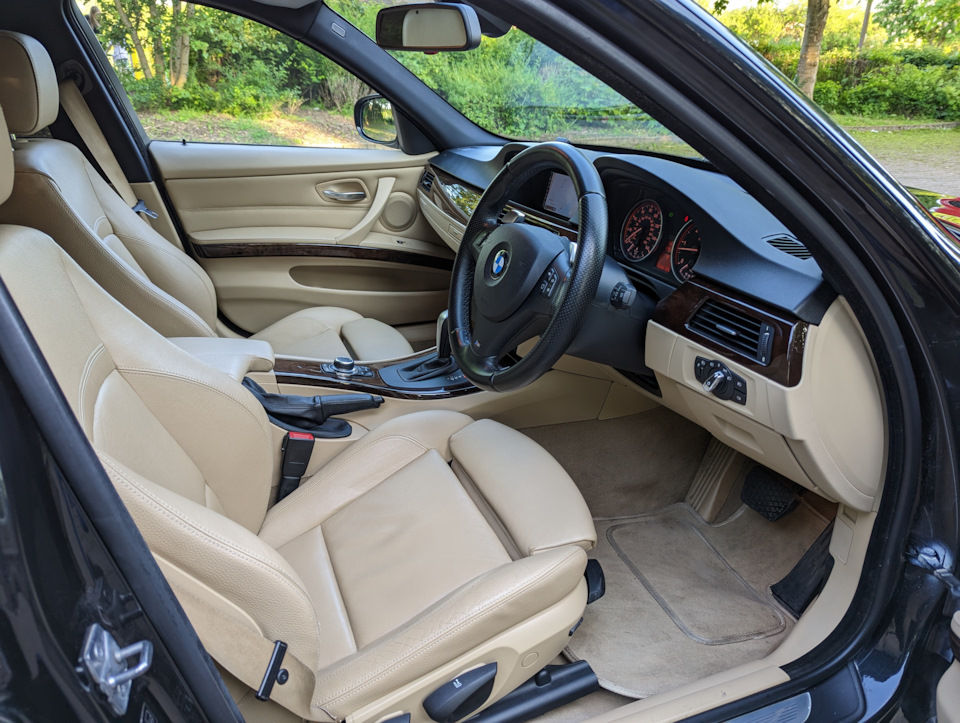Фото в бортжурнале BMW 3 series (E90)