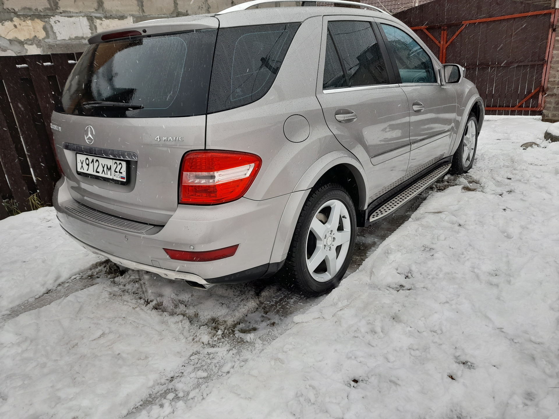 Установка расширителей арок — Mercedes-Benz M-Class (W164), 3 л, 2009 ...
