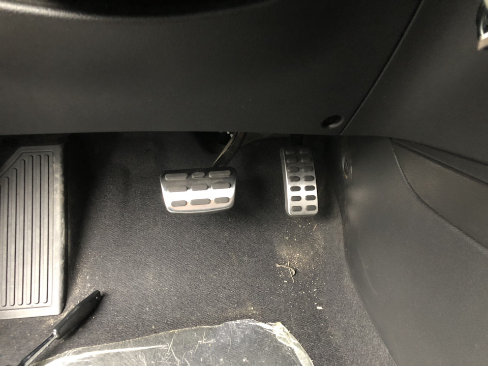 Накладки на педали. — Hyundai Elantra (6G), 1,6 л, 2018 года ...