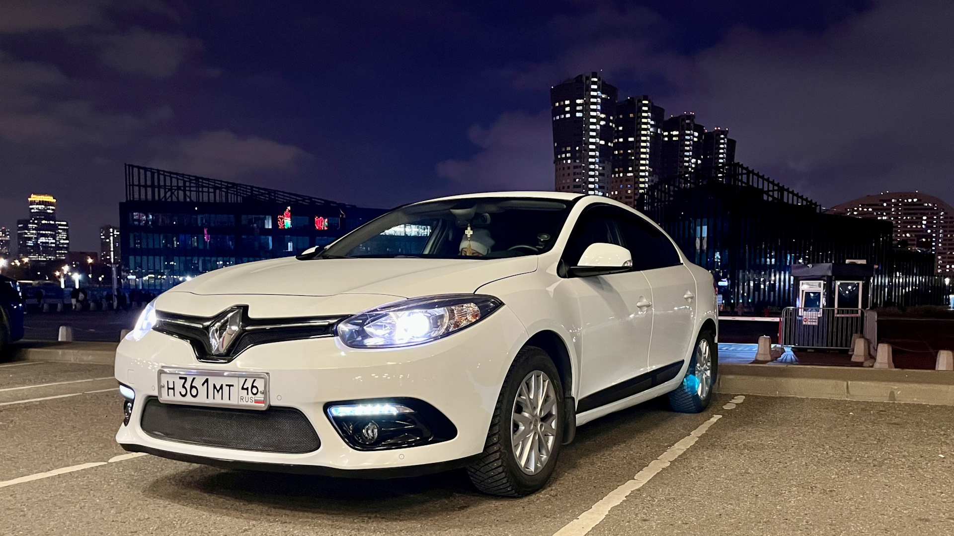 Renault Fluence 1.6 бензиновый 2014 | «Флю» без заглушек на DRIVE2