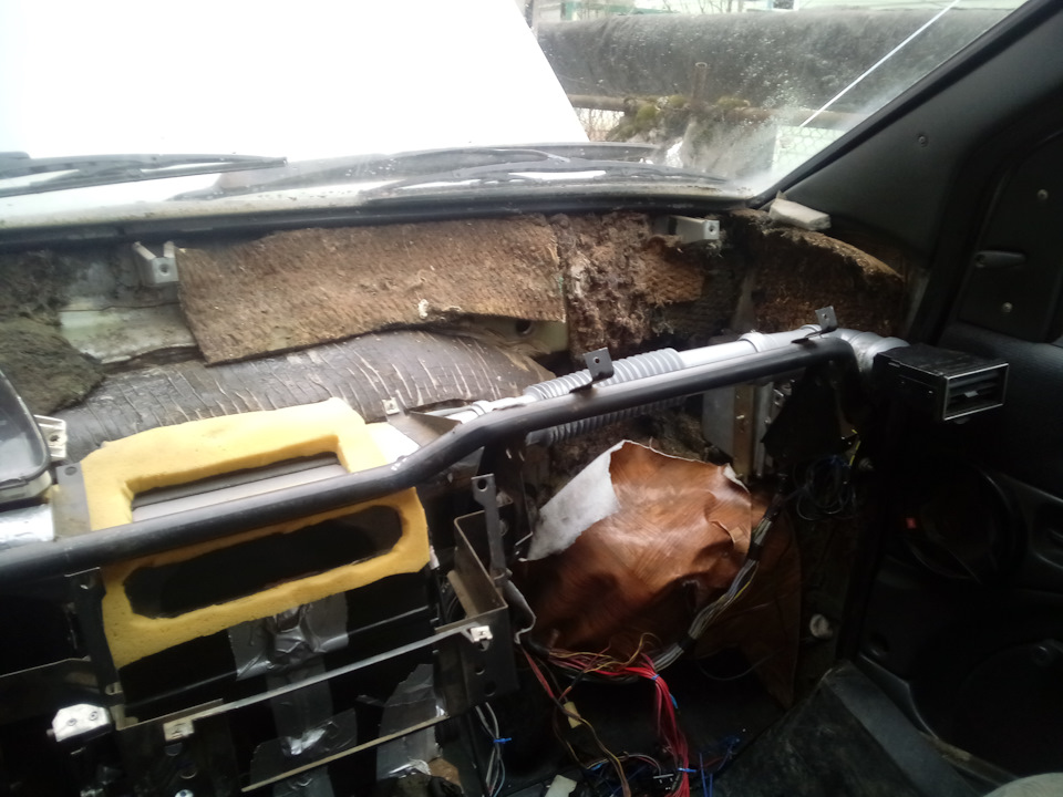 И с другой стороны — Lada 2120 Надежда