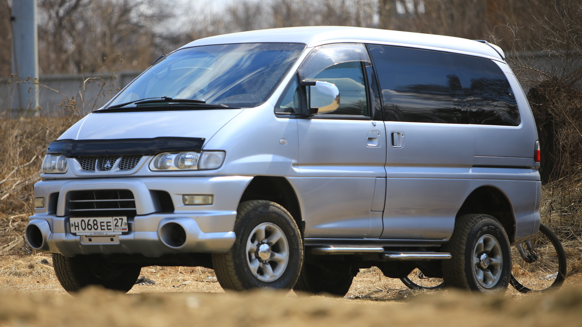 Delica расход. Mitsubishi Delica 3. Мицубиси Делика l400. Митсубиси Делика 2000 бензин. Mitsubishi Delica l400 кузова.