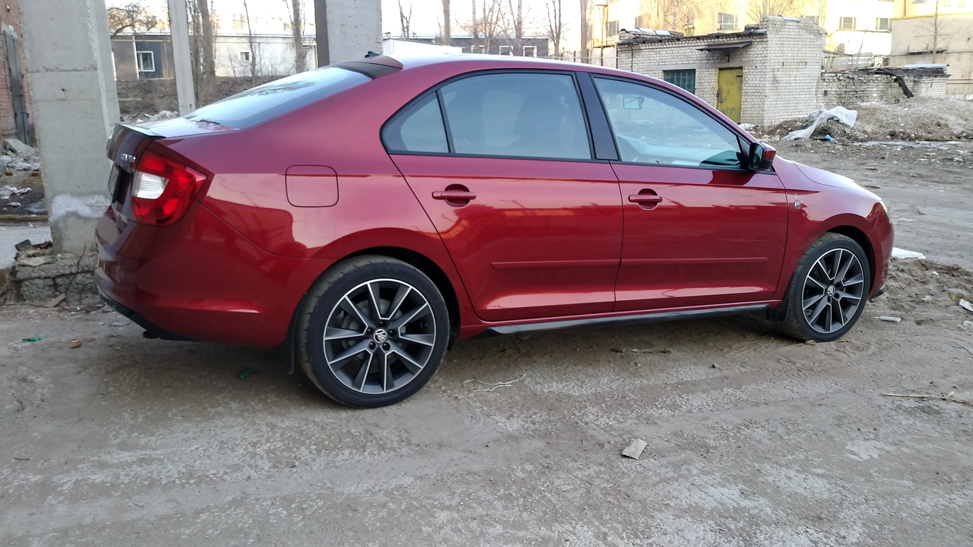 17 на 17. Skoda Rapid 205/50 r17. Диск Skoda Rapid Savio r16.