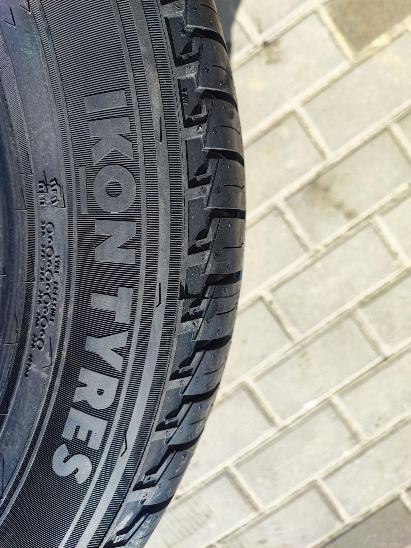 Atlas Batman A50 Проданы! Куплены 225/60R18 Ikon Tyres (Nokian Tyres ...