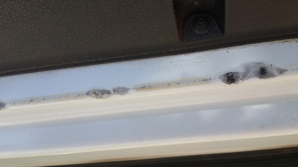 Ржавчина, низ дверей. — Lada Vesta, 1,5 л, 2019 года | своими руками ...