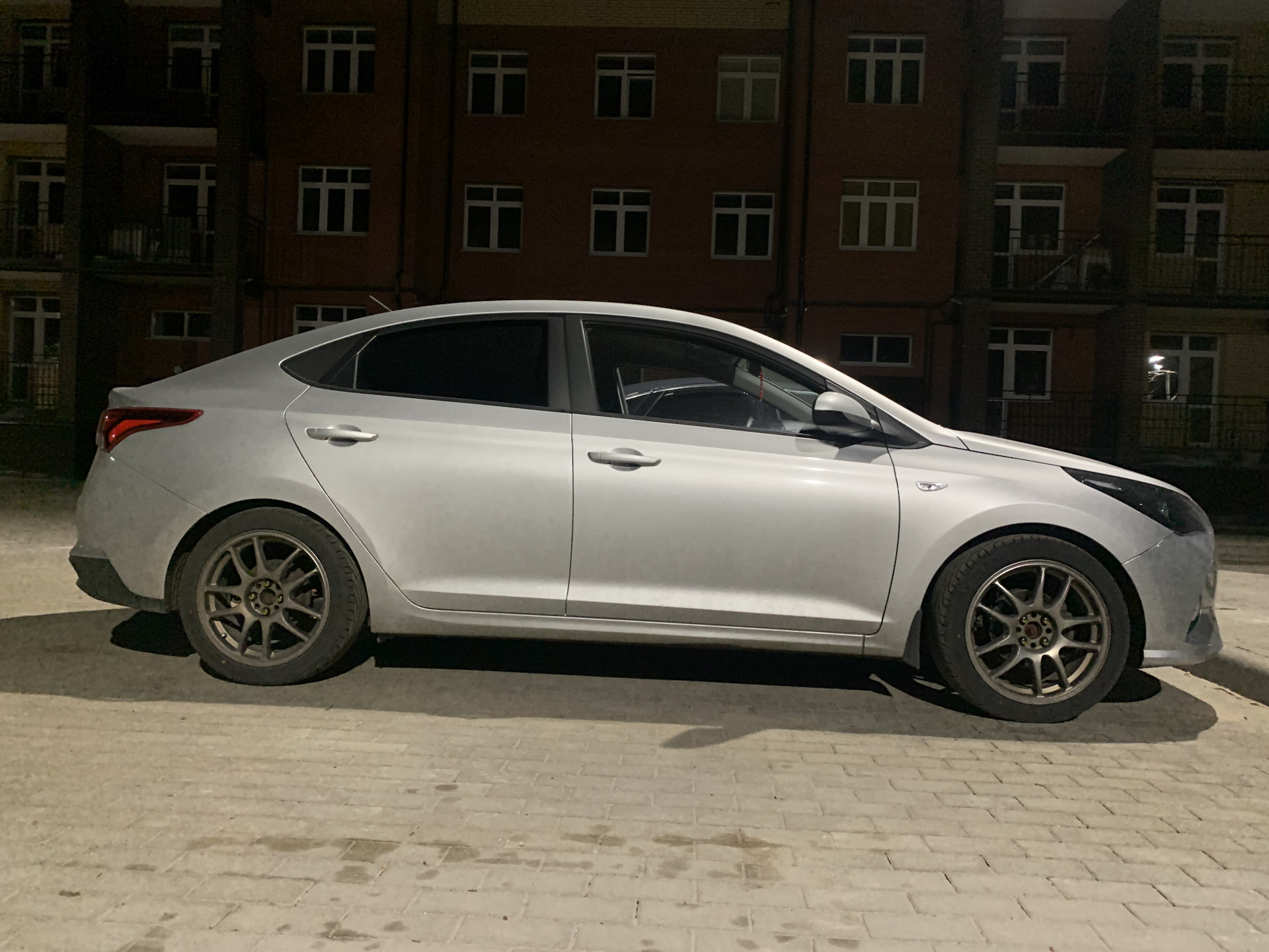 Solaris 2 Work Work Emotion Cr Kai R 17 — Hyundai Solaris, 1,6 л, 2020 года  | колёсные диски | DRIVE2