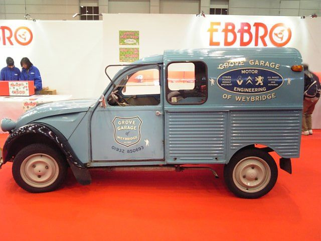 Citroen 2cv fourgonnette Ferrari