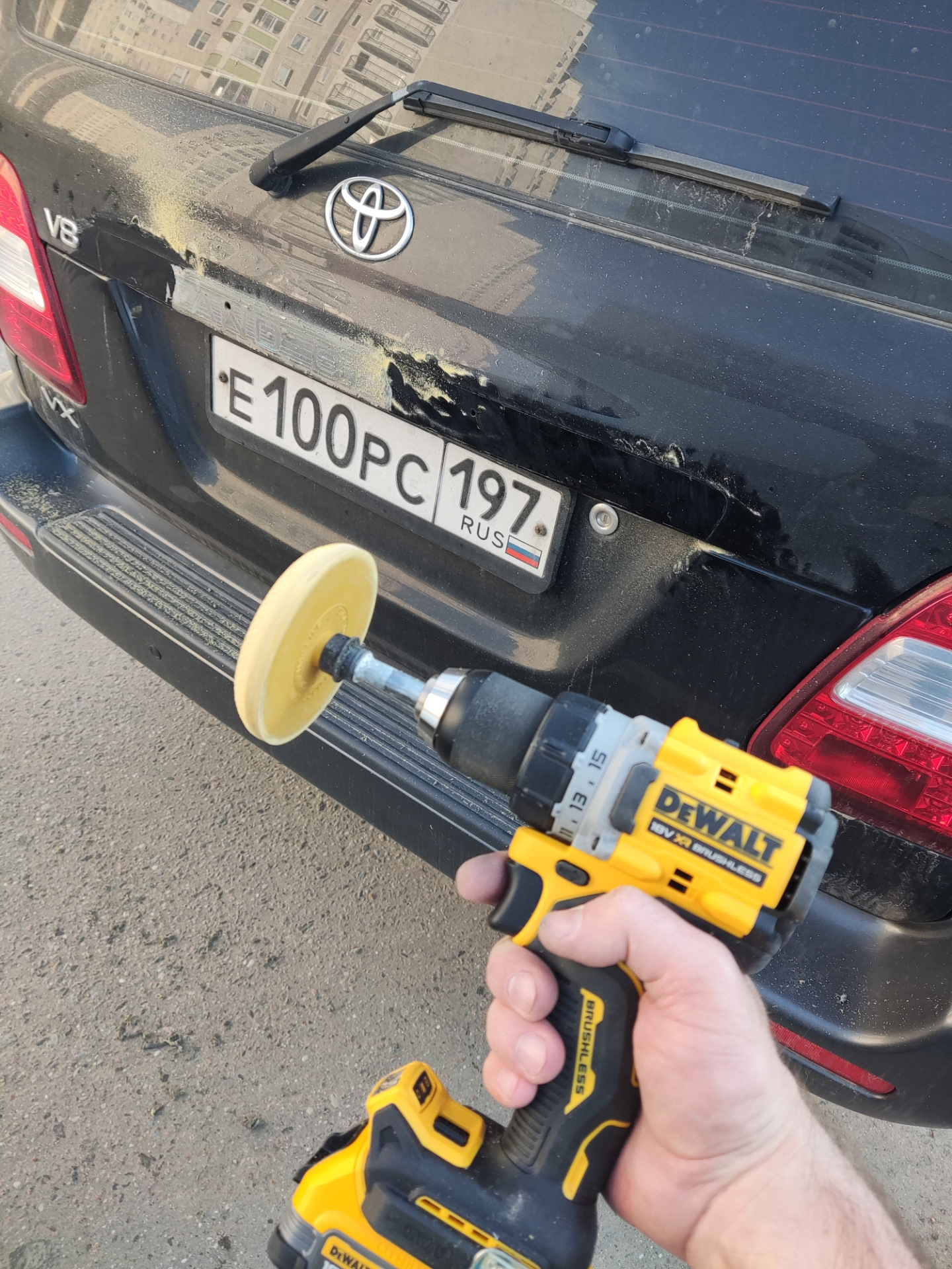Замена накладки на пятой двери — Toyota Land Cruiser 100, 4,7 л, 2007 ...