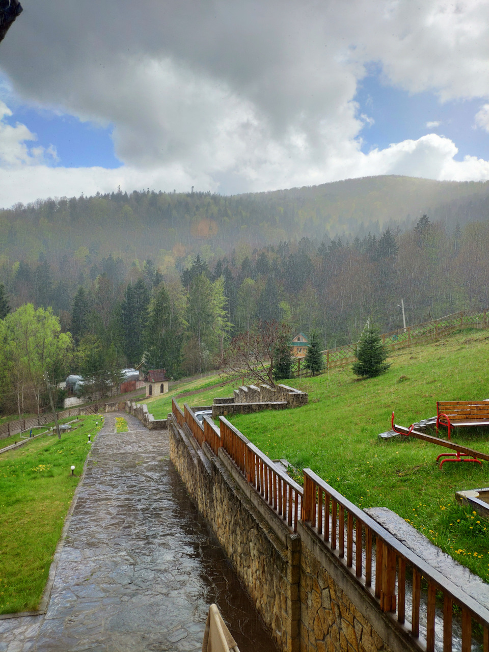 Село Яремче Карпаты