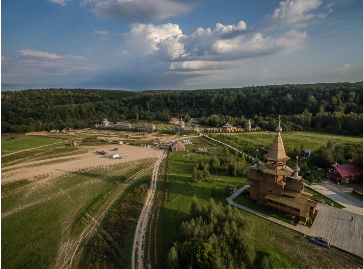 Ключ подмосковье. Гремячий ключ Сергиев Посад. Сергиев Посадский район .Гремячий ключ. Сергиев Посад Родник Гремячий ключ. Источник Сергия Радонежского Гремячий ключ.