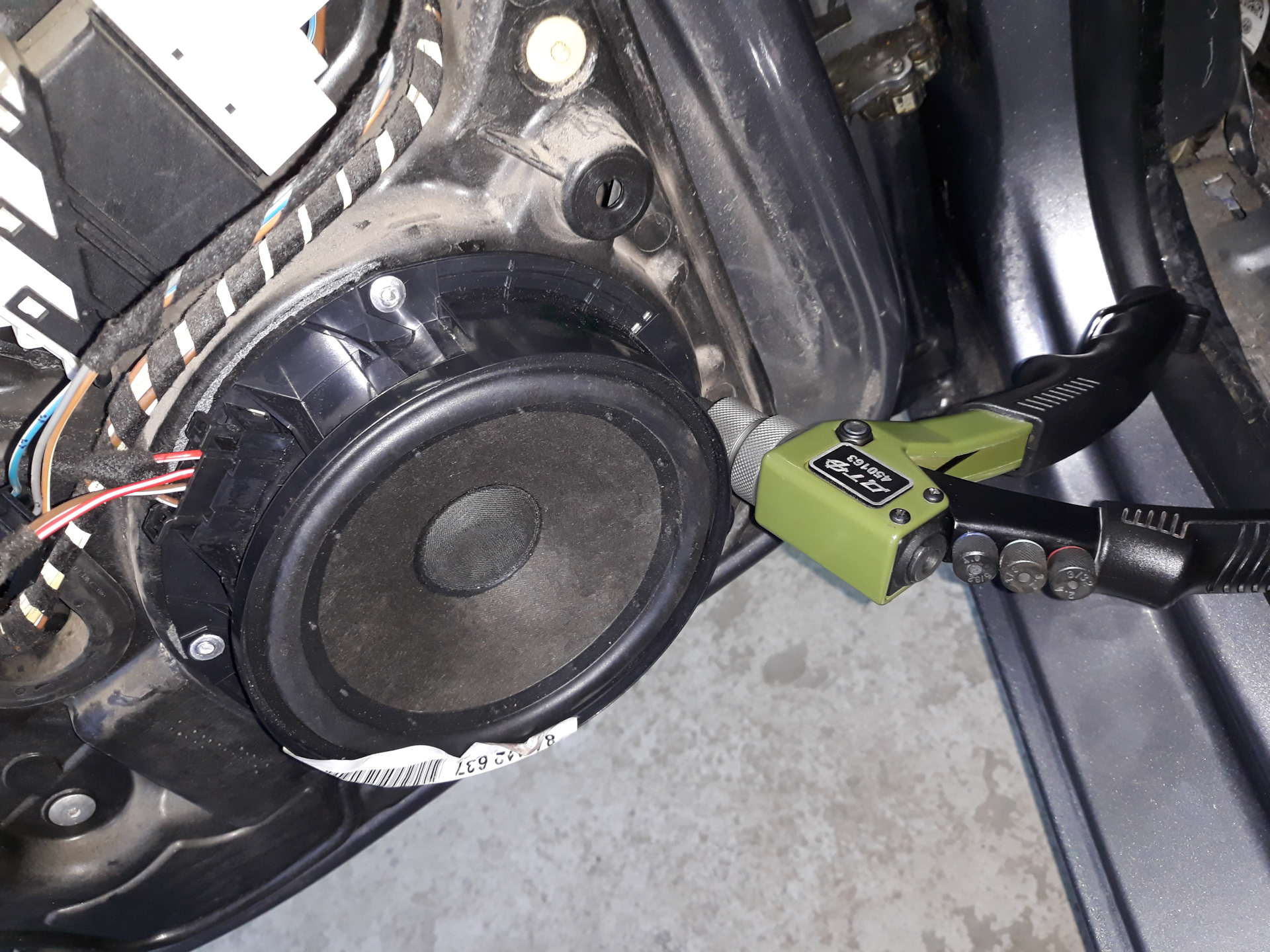 Подключение задних динамиков — Volkswagen Golf Mk6, 1,4 л, 2010 года ...