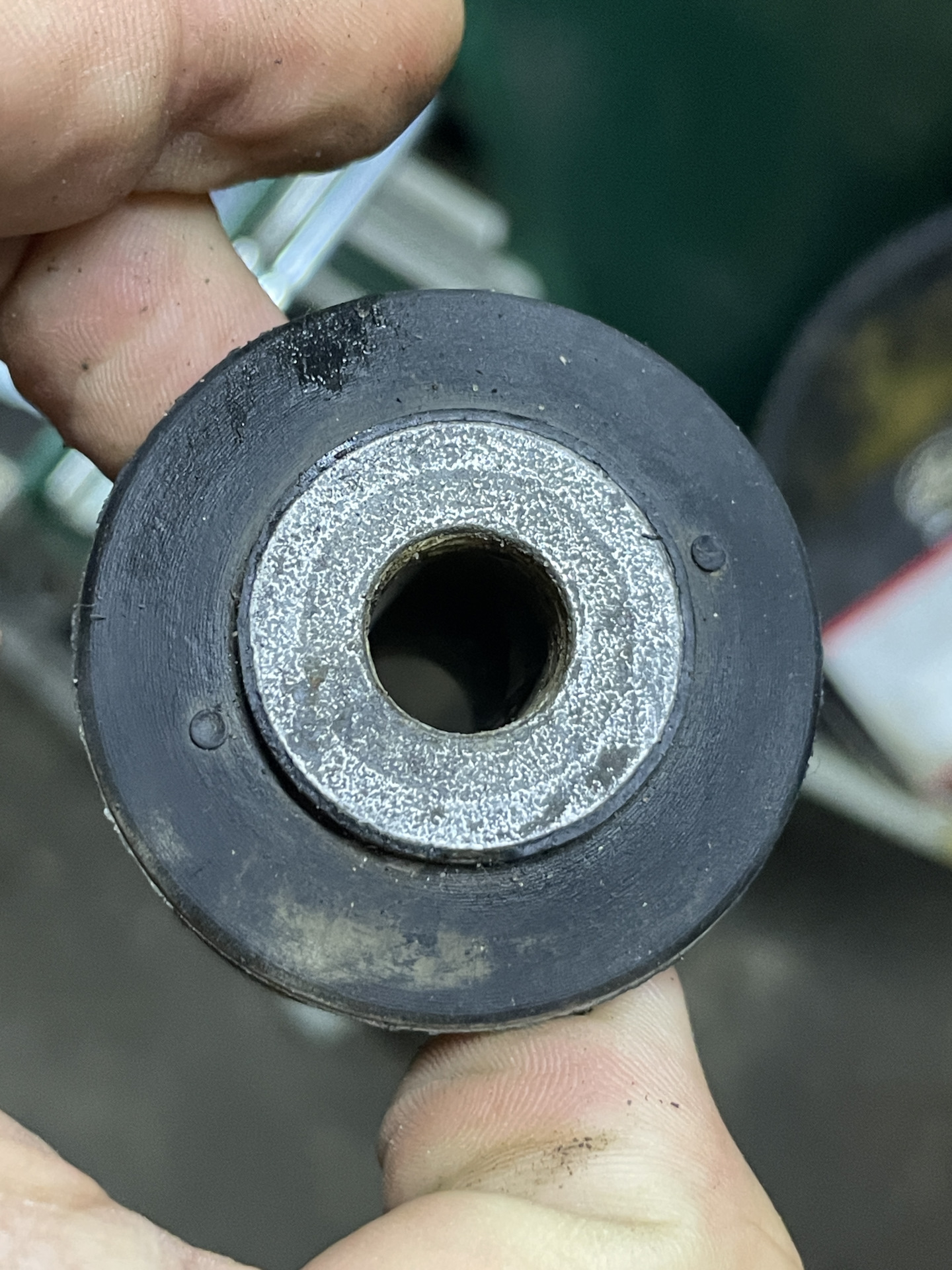 Как выглядит оригинальный сайлентблок 1k0407183f — Skoda Octavia A5 Mk2 ...