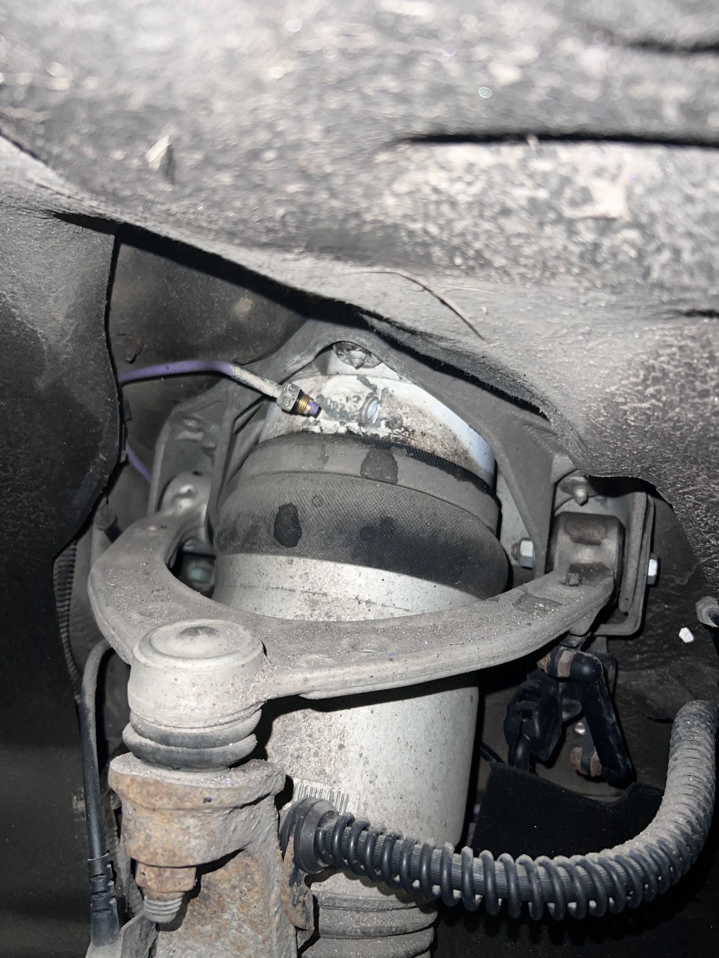 Пневма не много троит. “СЕРЫЙ”СПРАВИТСЯ — Audi Q7 (1G), 3 л, 2012 года ...