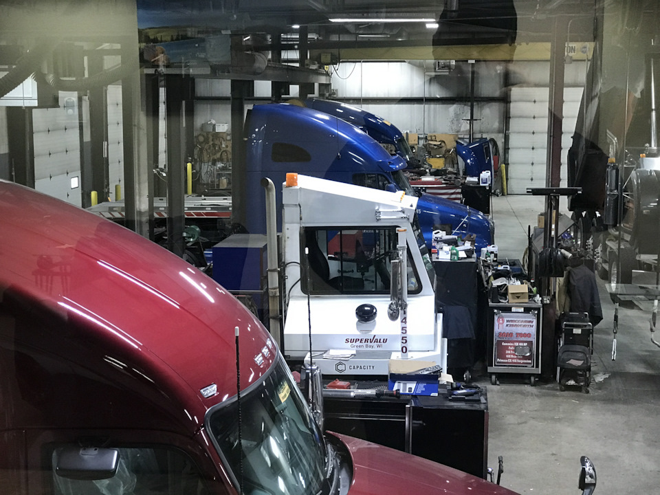 Я приглядел дилерскую на севере и вообщем то был доволен все эти годы <img src= — Kenworth T2000