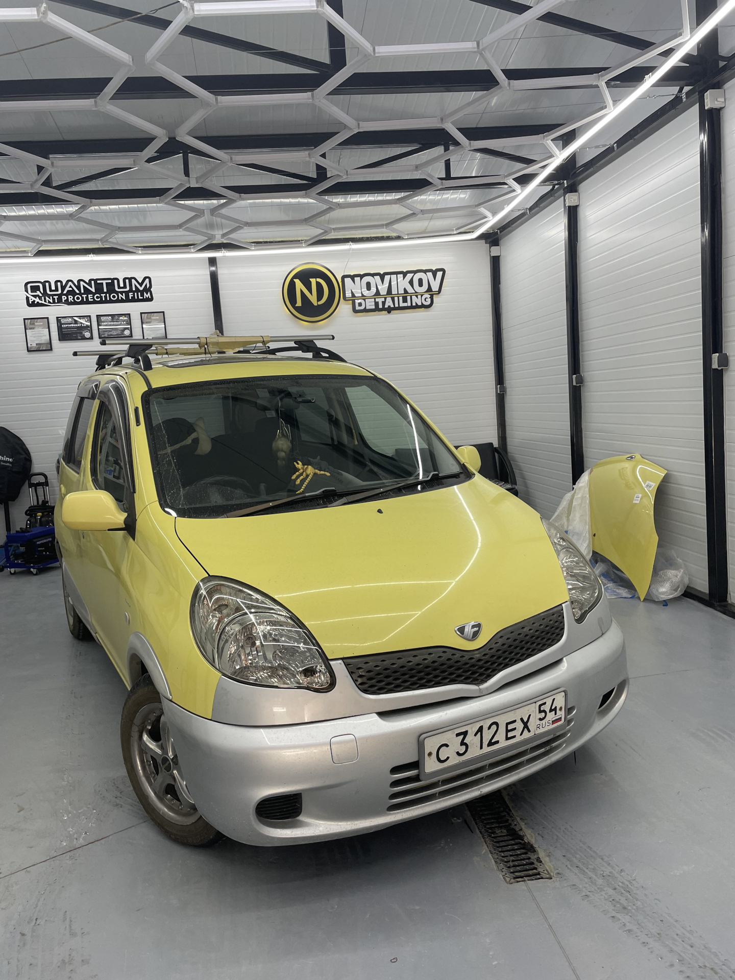 Поменяла капот — Toyota Funcargo, 1,3 л, 2002 года | запчасти | DRIVE2