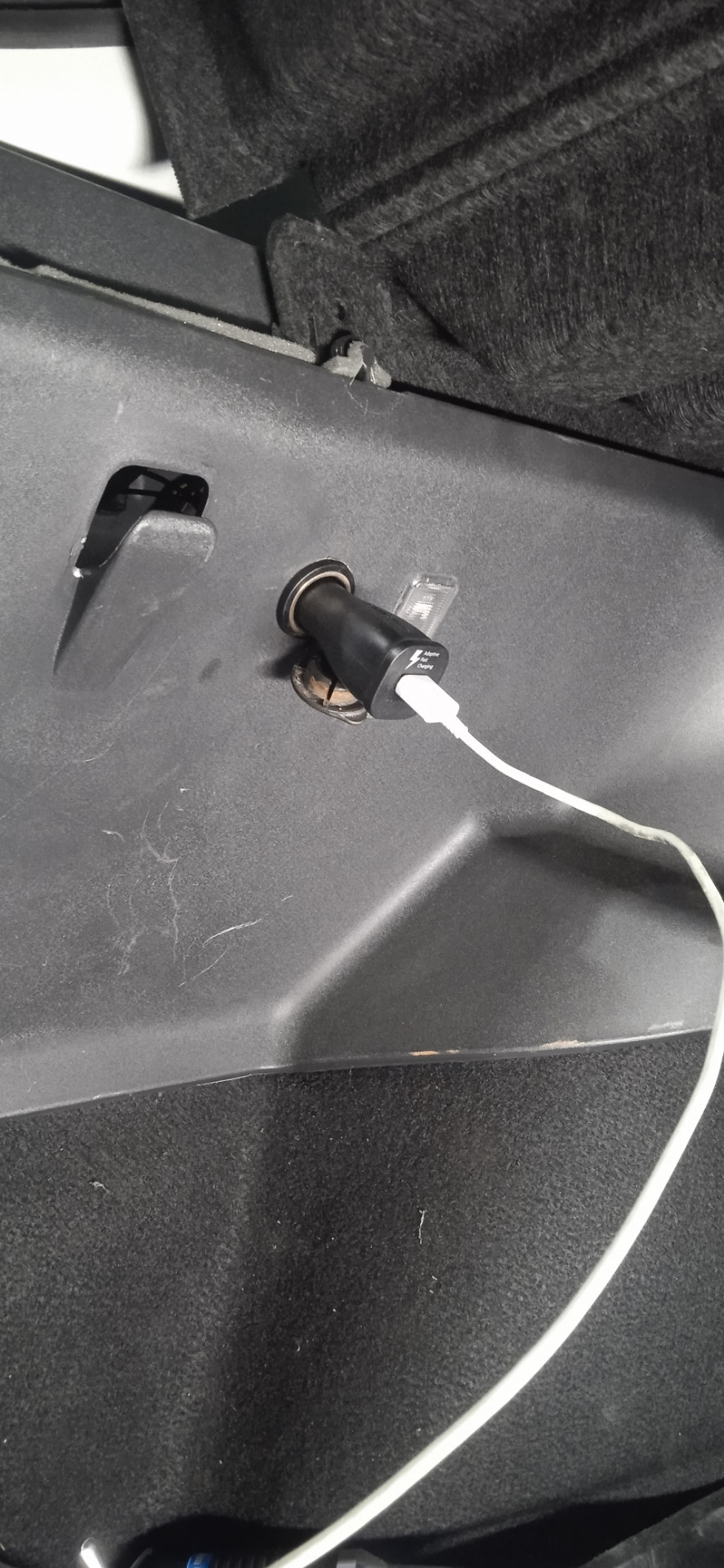 Розетка в багажник — Lada Гранта Лифтбек (2-е поколение), 1,6 л, 2019 ...