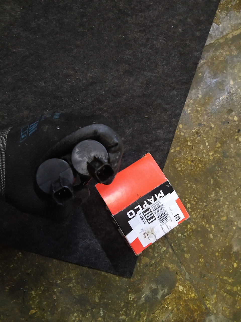 Замена моторчика омывателя лобового стекла — Volvo S80 (2G), 2,5 л ...