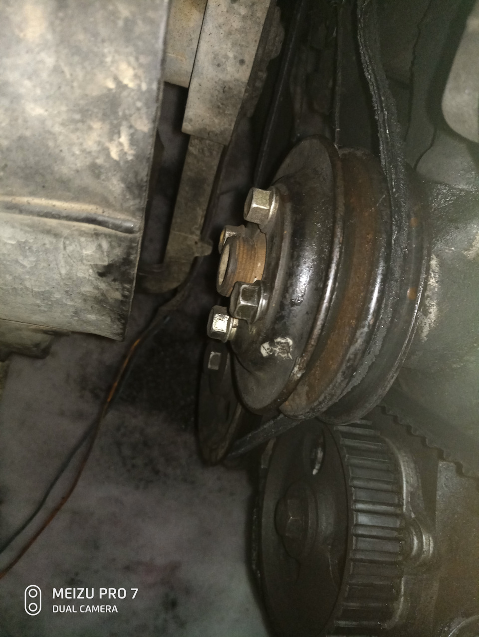 Порвался ремень генератора. — Ford Sierra, 2 л, 1988 года | поломка ...