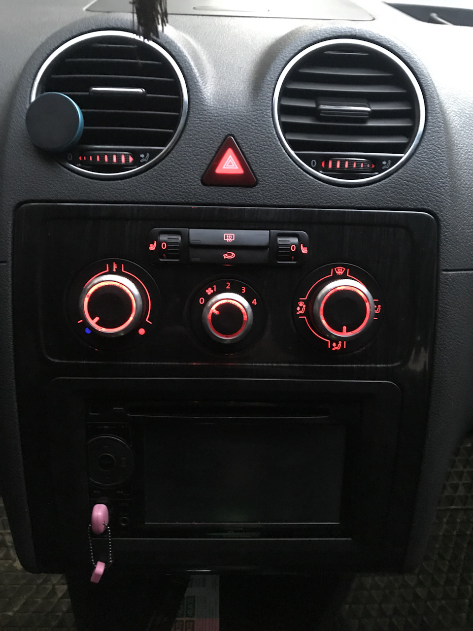 Photo from the logbook Volkswagen Caddy (3G)