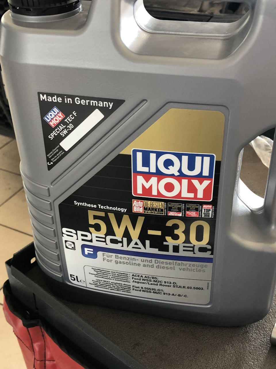 Только его каждые 6-7 тыс. км — Ford Mondeo IV. Запчасти на фото: ACEAA5B5, FORDWSSM2C913D, STJLR035003