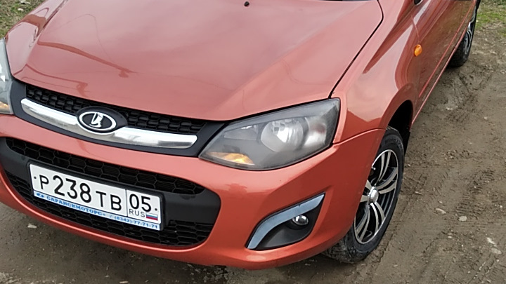 Lada Калина Хэтчбек Цвет магма 1.6  8кл