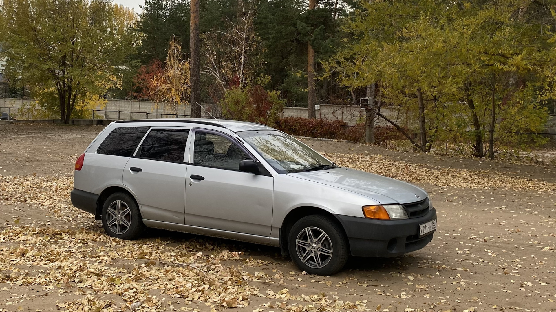 Аде 2000. Ниссан ад 2000. Ниссан ад 2000 года Рестайлинг на крышу. Фото Ниссан ад 2000. Ниссан ад 2002 отзывы.